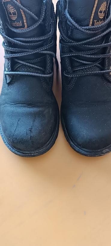 Timberland cipele, očuvane, nošene, malo štećenje na jednoj cipeli na lalafo.rs — 5 Timberland cipele, očuvane, nošene, malo štećenje na jednoj cipeli — 5