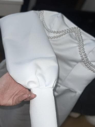 Elegantna bela mini haljina sa bisernim aplikacijama - Kroj: mini na lalafo.rs — 1 Elegantna bela mini haljina sa bisernim aplikacijama - Kroj: mini — 1