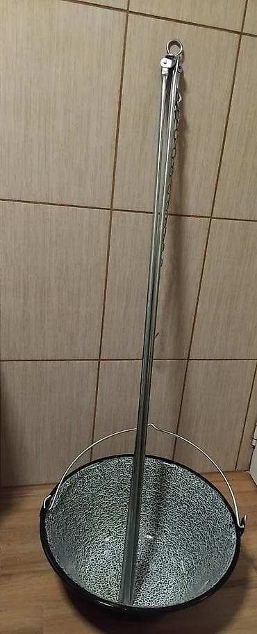 Emajlirani kotlić 16l sa tronošcem na lalafo.rs — 1 Emajlirani kotlić 16l sa tronošcem — 1