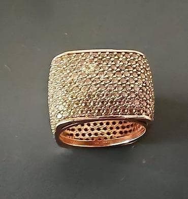 Četvrtast srebrni prsten,roze-gold boje sa svih strana su cirkoni i na lalafo.rs — 1 Četvrtast srebrni prsten,roze-gold boje sa svih strana su cirkoni i — 1