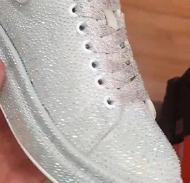 Patike nove
Br 38
Prepune cirkona
Kožne
Model Alexander MC QVIN na lalafo.rs — 5 Patike nove
Br 38
Prepune cirkona
Kožne
Model Alexander MC QVIN — 5