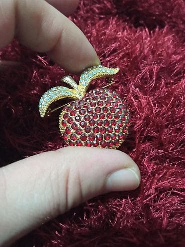 Srari broševi četiri komada, 3000 pojedinačno na lalafo.rs — 5 Srari broševi četiri komada, 3000 pojedinačno — 5