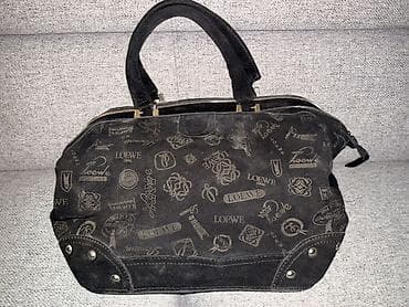 Handbags: Loewe extra uradjena
Spolja velur koza
Unutra imitacija
Teska at lalafo.rs — 8 Handbags: Loewe extra uradjena
Spolja velur koza
Unutra imitacija
Teska — 8