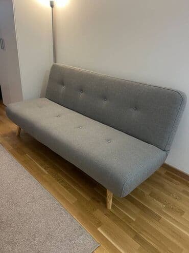 Kao nov trosed, lagan i privlačan, lako se uklapa u različite na lalafo.rs Kao nov trosed, lagan i privlačan, lako se uklapa u različite