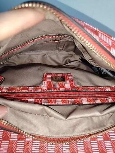 GUESS torba preko ramena - Model: ženska crossbody/ramena torba sa na lalafo.rs — 3 GUESS torba preko ramena - Model: ženska crossbody/ramena torba sa — 3