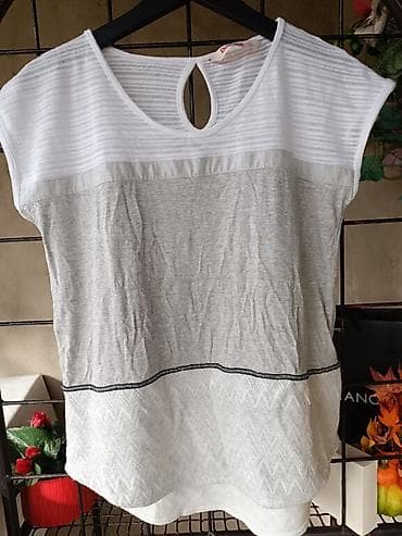 Desigual ženska majica bez rukava, veličina M (EU M). - Model na lalafo.rs — 1 Desigual ženska majica bez rukava, veličina M (EU M). - Model — 1