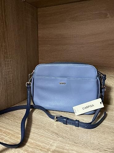 Carpisa torbica preko ramena – pastelno plava - Kompaktna crossbody at lalafo.rs — 2 Carpisa torbica preko ramena – pastelno plava - Kompaktna crossbody — 2