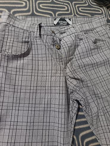 zenske broj: Emporio Armani ženske pantalone – karirani dezen (siva/crna) - Model at lalafo.rs — 3 zenske broj: Emporio Armani ženske pantalone – karirani dezen (siva/crna) - Model — 3