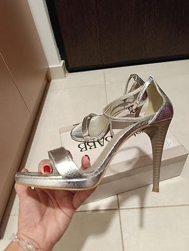 Elegantne srebrne sandale sa tankim kaišićem oko zgloba marke Fratelli na lalafo.rs — 7 Elegantne srebrne sandale sa tankim kaišićem oko zgloba marke Fratelli — 7