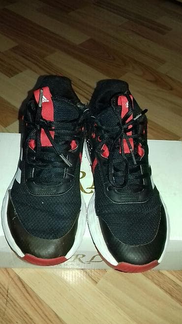 Adidas patike za decaka u dobrom stanju. Ostecenja se vide na slikama at lalafo.rs Adidas patike za decaka u dobrom stanju. Ostecenja se vide na slikama