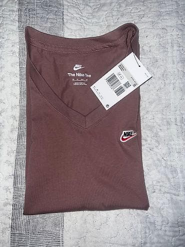 Nike Women's T-Shirt vel.XS,S NOVO na lalafo.rs — 2 Nike Women's T-Shirt vel.XS,S NOVO — 2