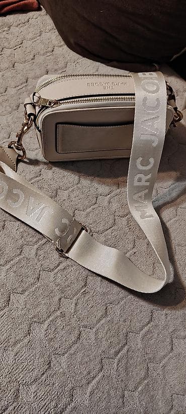 Marc Jacobs “The Snapshot” torbica preko ramena - Model: The Snapshot at lalafo.rs — 4 Marc Jacobs “The Snapshot” torbica preko ramena - Model: The Snapshot — 4