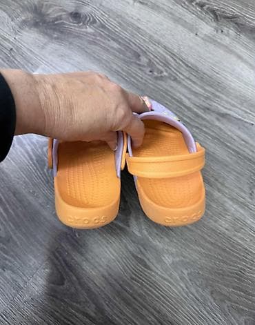 Ugg boots: Crocs dečije papučice/klompice, lepo očuvane. Naznačena veličina je J at lalafo.rs — 3 Ugg boots: Crocs dečije papučice/klompice, lepo očuvane. Naznačena veličina je J — 3