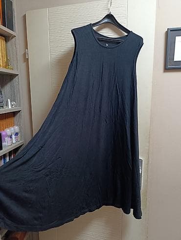 Crna dugačka haljina bez rukava – širokog A/kloš kroja - Boja: crna - at lalafo.rs — 2 Crna dugačka haljina bez rukava – širokog A/kloš kroja - Boja: crna - — 2