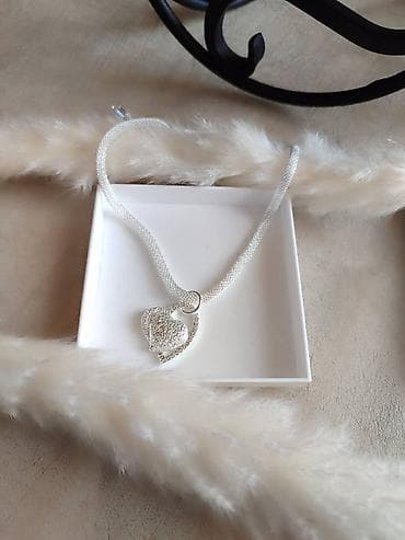 Necklaces: Ogrlica s priveskom zig 925 at lalafo.rs — 3 Necklaces: Ogrlica s priveskom zig 925 — 3