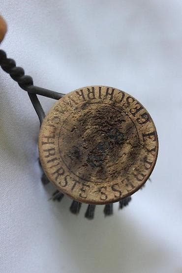 STARA ČETKA ZA ČIŠĆENJE METALA, RETKO | Stara četka za čišćenje na lalafo.rs — 1 STARA ČETKA ZA ČIŠĆENJE METALA, RETKO | Stara četka za čišćenje — 1