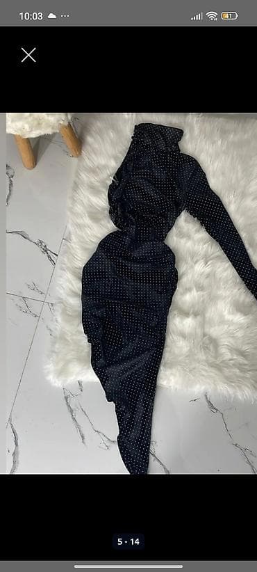 Other: Elegantna večernja haljina od pliša sa sjajnim tačkicama. - at lalafo.rs — 3 Other: Elegantna večernja haljina od pliša sa sjajnim tačkicama. - — 3
