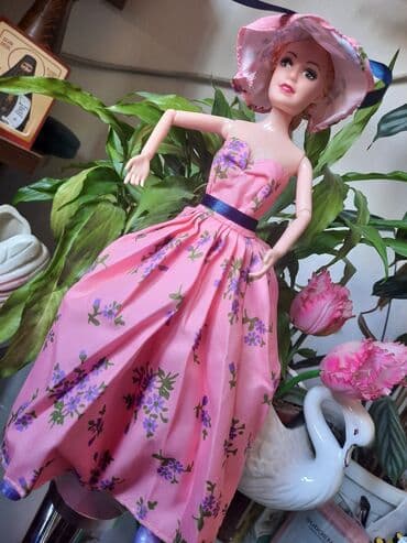 Garderoba za lutke: Haljinica i šeširić a lutke ili barbike. Slanje poštom. - na lalafo.rs — 2 Garderoba za lutke: Haljinica i šeširić a lutke ili barbike. Slanje poštom. - — 2