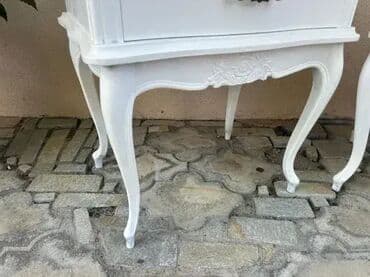 Antique Dressers: Stilske komode / noćni ormarići Stilske komode / noćni ormarići U at lalafo.rs — 3 Antique Dressers: Stilske komode / noćni ormarići Stilske komode / noćni ormarići U — 3