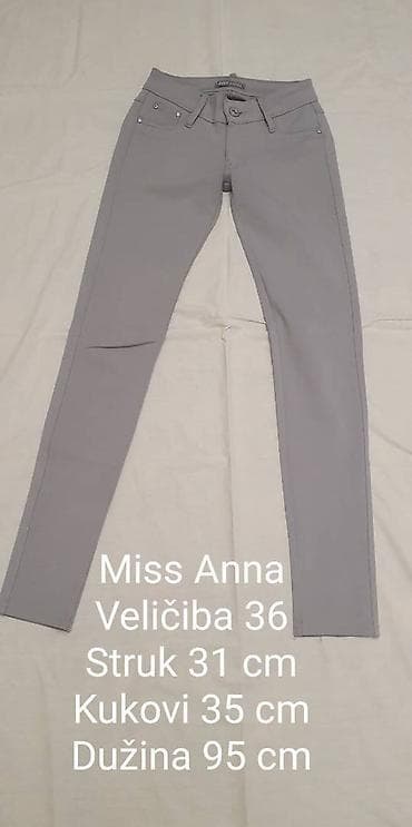 Farke u odličnom stanju. M veličina. Za dodatne informacije i mere na lalafo.rs — 4 Farke u odličnom stanju. M veličina. Za dodatne informacije i mere — 4