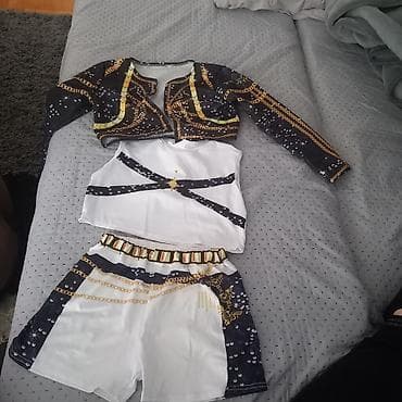 Komplet za ples/koreografije – 3 dela - Gornji deo: kratka jaknica na lalafo.rs Komplet za ples/koreografije – 3 dela - Gornji deo: kratka jaknica