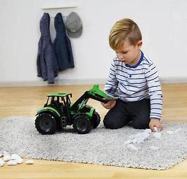 Igračka traktor sa prednjim utovarivačem - Veliki model realističnog na lalafo.rs Igračka traktor sa prednjim utovarivačem - Veliki model realističnog