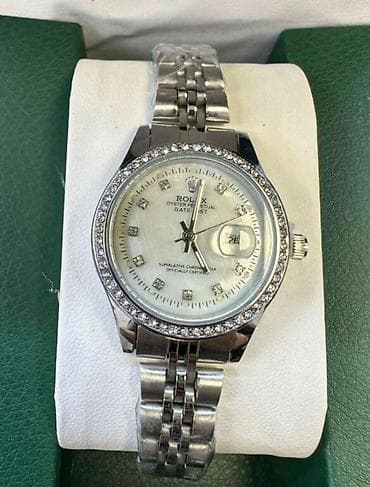 Satovi muški ženski,uniseks Cena:2500din (sa kutijom običnom) na lalafo.rs — 2 Satovi muški ženski,uniseks Cena:2500din (sa kutijom običnom) — 2