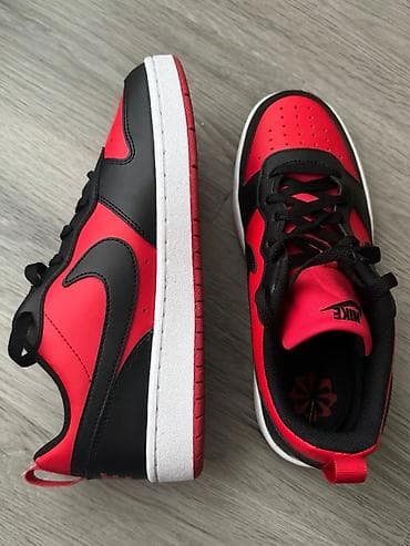Nike patike – model niskog profila u crno-crvenoj kombinaciji. - na lalafo.rs — 3 Nike patike – model niskog profila u crno-crvenoj kombinaciji. - — 3