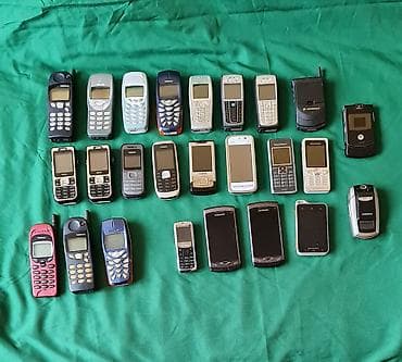 kom sa etiketom: Kolekcija starijih mobilnih telefona – više brendova i formata. U at lalafo.rs — 4 kom sa etiketom: Kolekcija starijih mobilnih telefona – više brendova i formata. U — 4