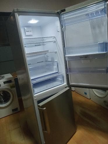 Beko kombinovani frižider sa zamrzivačem dole – Inox Glavne na lalafo.rs — 1 Beko kombinovani frižider sa zamrzivačem dole – Inox Glavne — 1
