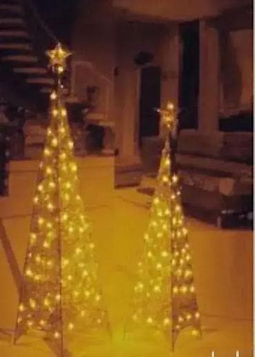 Svetleća zlatna piramida – jelka u dve dimenzije 🎄 Elegantna i na lalafo.rs — 2 Svetleća zlatna piramida – jelka u dve dimenzije 🎄 Elegantna i — 2