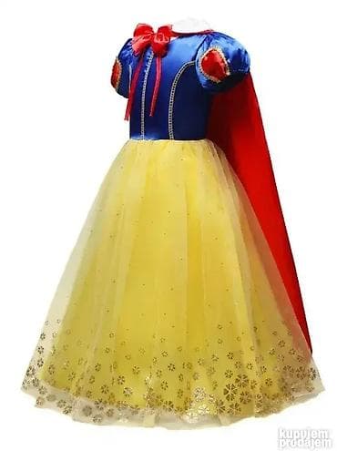 **Model broj 3 - jedini dugacak model****Haljina + plašt** **Posto se na lalafo.rs — 3 **Model broj 3 - jedini dugacak model****Haljina + plašt** **Posto se — 3