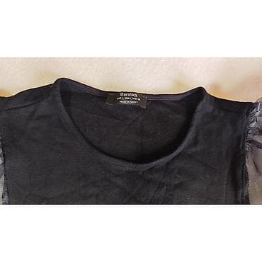 Bershka crna mini haljina sa puf rukavima od prozirnog tila. - Model na lalafo.rs — 8 Bershka crna mini haljina sa puf rukavima od prozirnog tila. - Model — 8