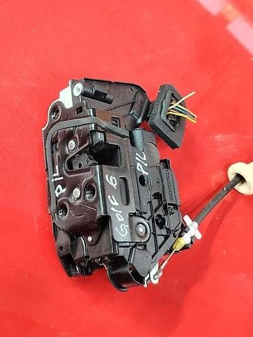 Transport: Golf 6 Centralna brava prednja leva. Golf 6 Centralna brava prednja at lalafo.rs — 2 Transport: Golf 6 Centralna brava prednja leva. Golf 6 Centralna brava prednja — 2