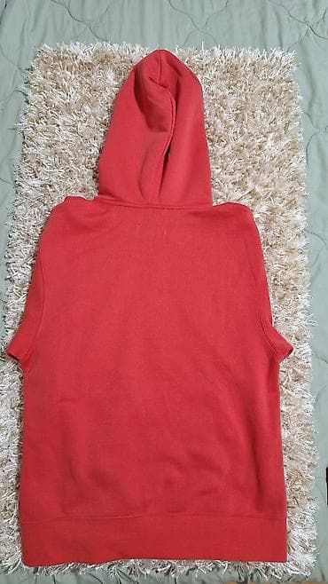 Crvena dukserica sa kapuljačom, original Jordan. - Mekan, srednje na lalafo.rs — 2 Crvena dukserica sa kapuljačom, original Jordan. - Mekan, srednje — 2