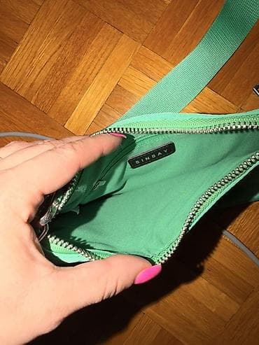 Set ženskih torbica – 2 komada - Model: crossbody/rame torbe srednje na lalafo.rs — 5 Set ženskih torbica – 2 komada - Model: crossbody/rame torbe srednje — 5