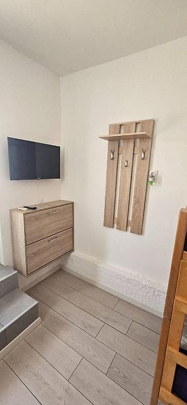 Nameštena soba/studio za izdavanje - Kompaktni stan sa francuskim at lalafo.rs — 4 Nameštena soba/studio za izdavanje - Kompaktni stan sa francuskim — 4