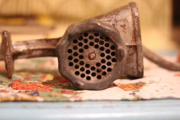 Ostalo: Masina za mlevenje desetka Made in romanija, rucna masina za mlevenje na lalafo.rs — 1 Ostalo: Masina za mlevenje desetka Made in romanija, rucna masina za mlevenje — 1