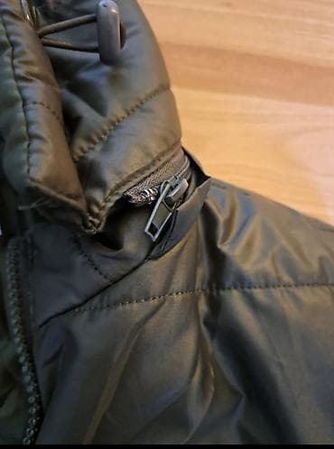 Zenski prsluk tamno zeleni, sa kapuljacom postavljen, duzi sa na lalafo.rs — 8 Zenski prsluk tamno zeleni, sa kapuljacom postavljen, duzi sa — 8