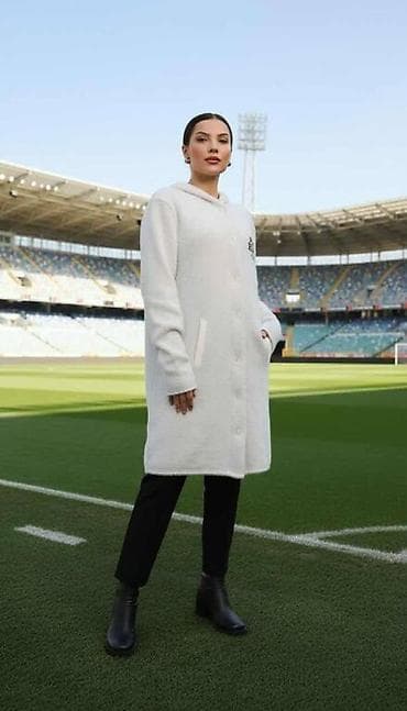 Univerzalna veličina za l, xl
5000 na lalafo.rs — 3 Univerzalna veličina za l, xl
5000 — 3