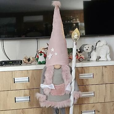 Dekorativna novogodišnja figura – patuljak/gnom sa štapom sa svetlećim na lalafo.rs — 2 Dekorativna novogodišnja figura – patuljak/gnom sa štapom sa svetlećim — 2