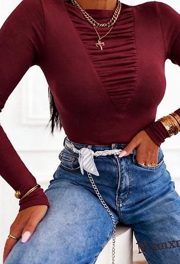 Bluza sa elastinom i mabranim zatvorenim dekoltelom u na lalafo.rs Bluza sa elastinom i mabranim zatvorenim dekoltelom u