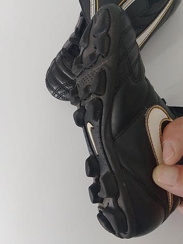 Nike dečje kopačke za travu - Model: klasične kožne kopačke sa at lalafo.rs — 9 Nike dečje kopačke za travu - Model: klasične kožne kopačke sa — 9