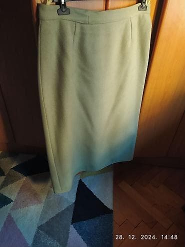 Debela baš debela suknja za hladne dane obim struka 82cm obim kukova na lalafo.rs — 2 Debela baš debela suknja za hladne dane obim struka 82cm obim kukova — 2