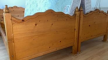 Furniture: Na prodaju dva kvalitetna kreveta od punog drveta, ručno rađena at lalafo.rs — 1 Furniture: Na prodaju dva kvalitetna kreveta od punog drveta, ručno rađena — 1