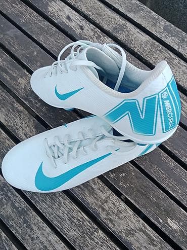 100% original® "nike profesionalne golmanske rukavice"® na lalafo.rs — 10 100% original® "nike profesionalne golmanske rukavice"® — 10