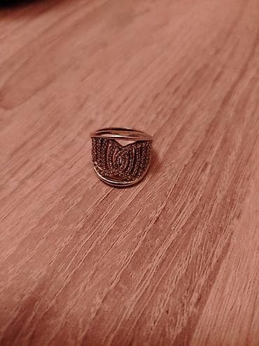 Srebrni prsten 925 sa cirkonima, masivan i atraktivan at lalafo.rs Srebrni prsten 925 sa cirkonima, masivan i atraktivan