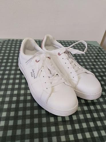 Ženske patike Air Star – broj 38 - Boja: bela sa detaljima u na lalafo.rs — 1 Ženske patike Air Star – broj 38 - Boja: bela sa detaljima u — 1