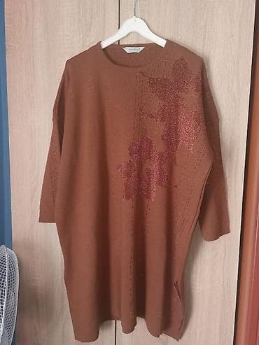 Prelep džemper dugih rukava, nekome možda i haljina ili tunika Ima na lalafo.rs — 2 Prelep džemper dugih rukava, nekome možda i haljina ili tunika Ima — 2