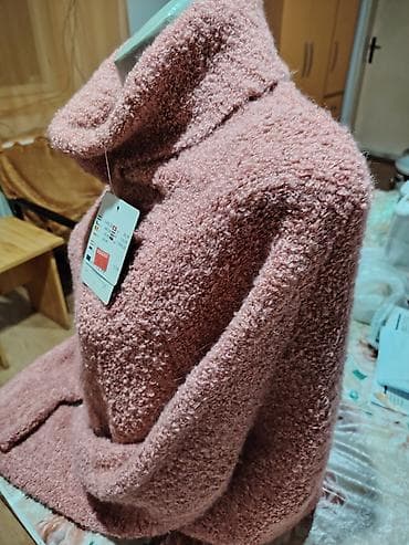 Ženski džemper sa rol-kragnom – boja puder/roze - Materijal: meka na lalafo.rs — 2 Ženski džemper sa rol-kragnom – boja puder/roze - Materijal: meka — 2